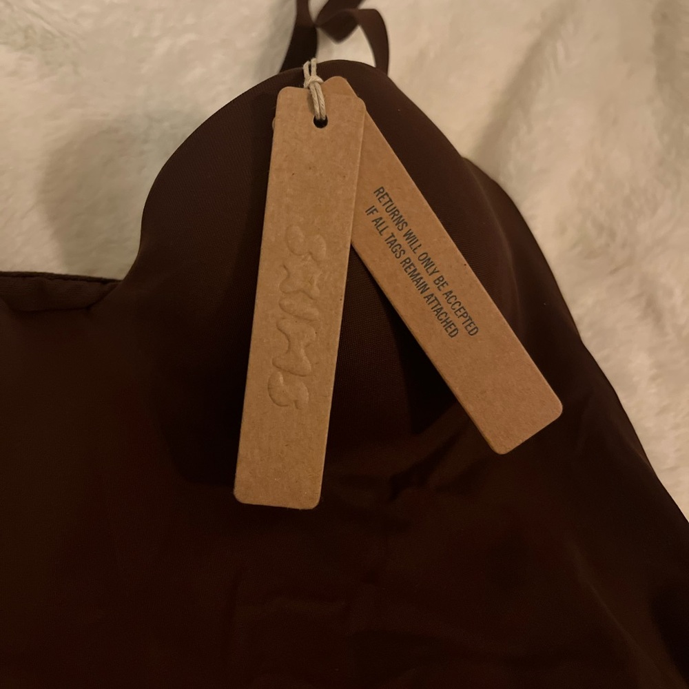 SKIMS UNDERWIRE THONG BODYSUIT